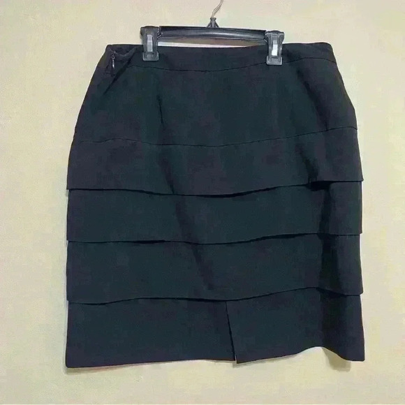 Larry Levine Dresses & Skirts - Larry Levine Skirt Womens Size 12 Stretch Layered Side Zip Kick Pleat